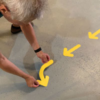 Left arrow marker for floor